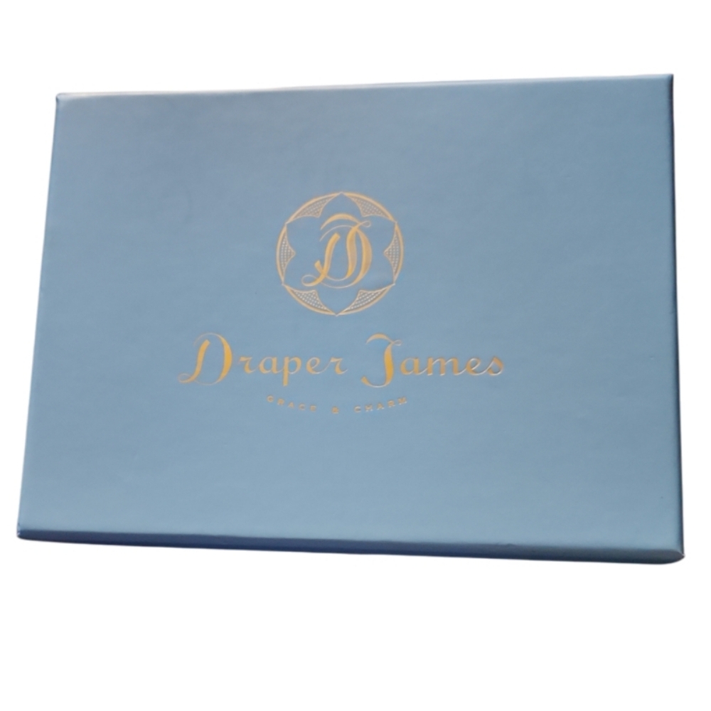 Draper James Holiday 5"x7" Cards with Envelope Set. 8 cards with 8 Envelopes